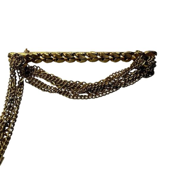 Vintage Gold-Tone Multi-Strand Tassel Chain Brooch Pin With Textured Detailing - Picture 3 of 4